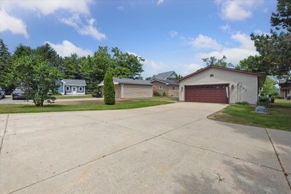 04-8331-Hilton-Rd-Brighton-MI-48114-WindowStill-37