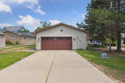 06-8331-Hilton-Rd-Brighton-MI-48114-WindowStill-35