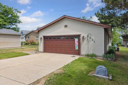 07-8331-Hilton-Rd-Brighton-MI-48114-WindowStill-36