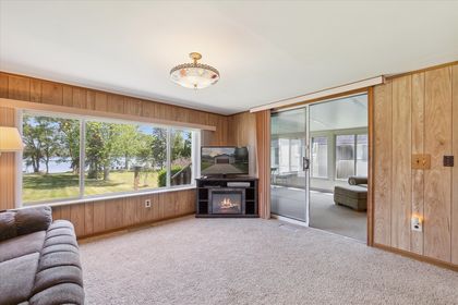 09-8331-Hilton-Rd-Brighton-MI-48114-WindowStill-05