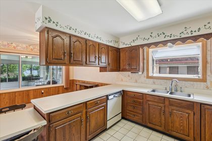 15-8331-Hilton-Rd-Brighton-MI-48114-WindowStill-11