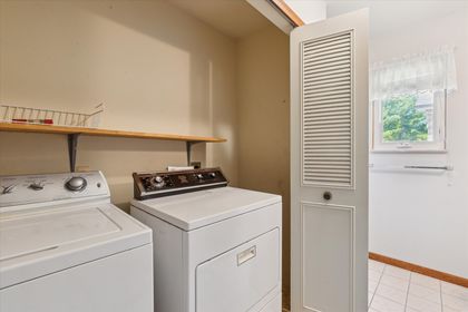 25-8331-Hilton-Rd-Brighton-MI-48114-WindowStill-18