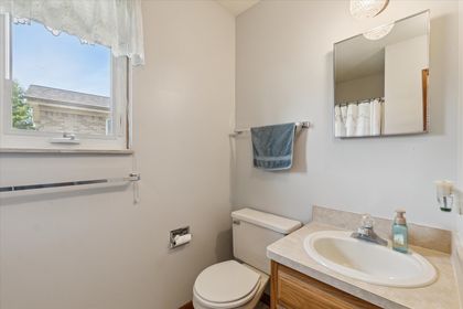 26-8331-Hilton-Rd-Brighton-MI-48114-WindowStill-19
