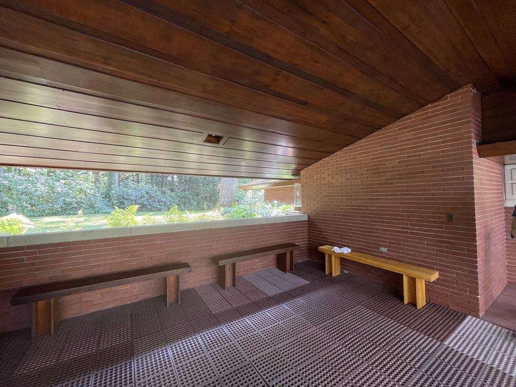 Frank Lloyd Wright Zimmerman house carport