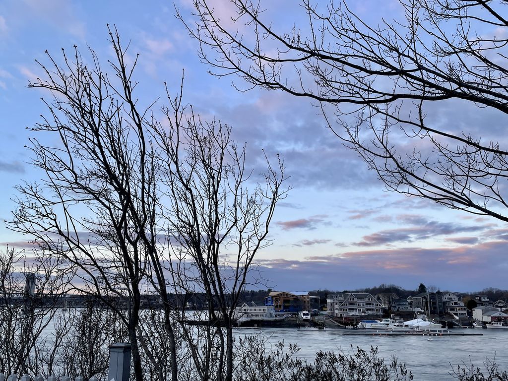 view of the water in Prtsmouth Kittery