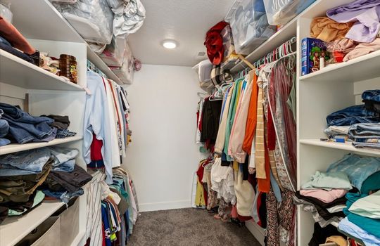 20-IMG_3924 closet