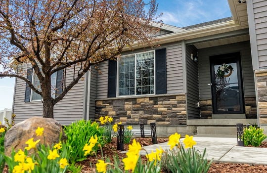 9-web-or-mls-581-n-570-e