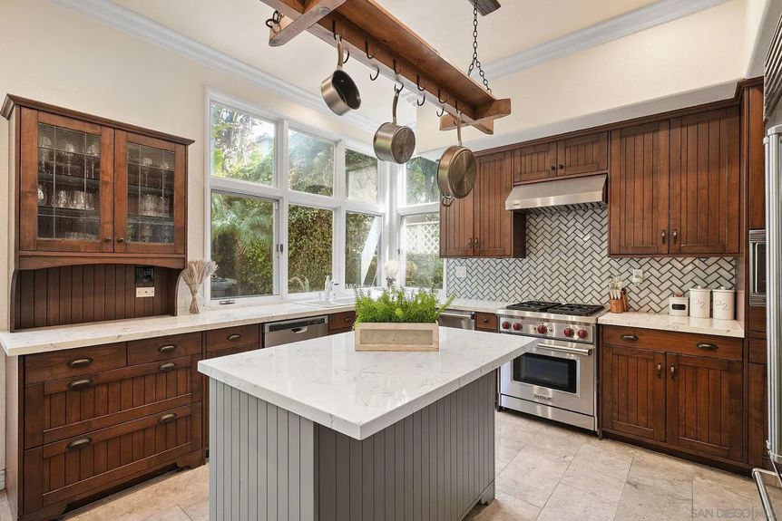 9683 Claiborne Square Gallery Img 19 1