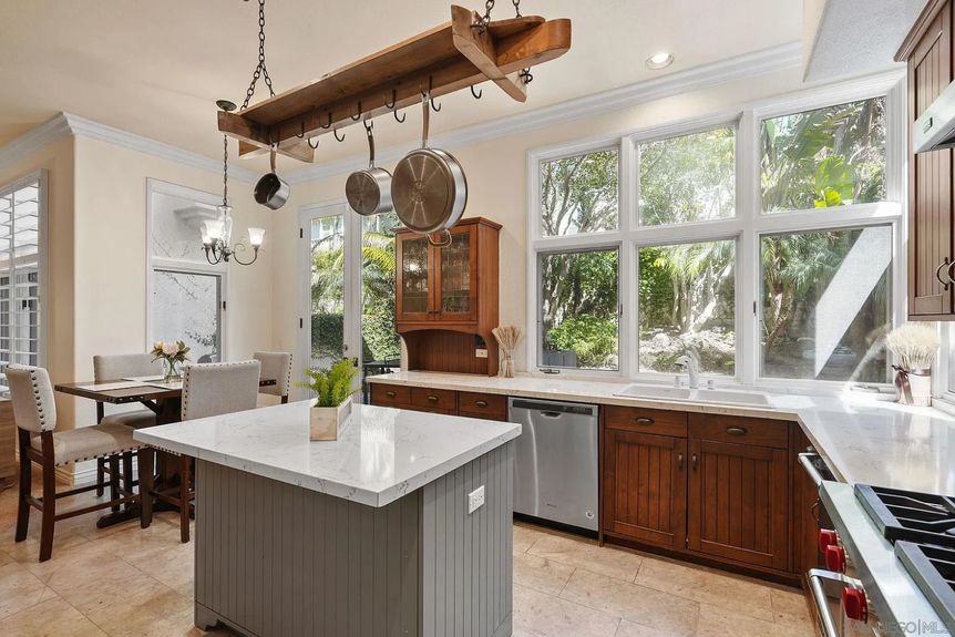 9683 Claiborne Square Gallery Img 24 1