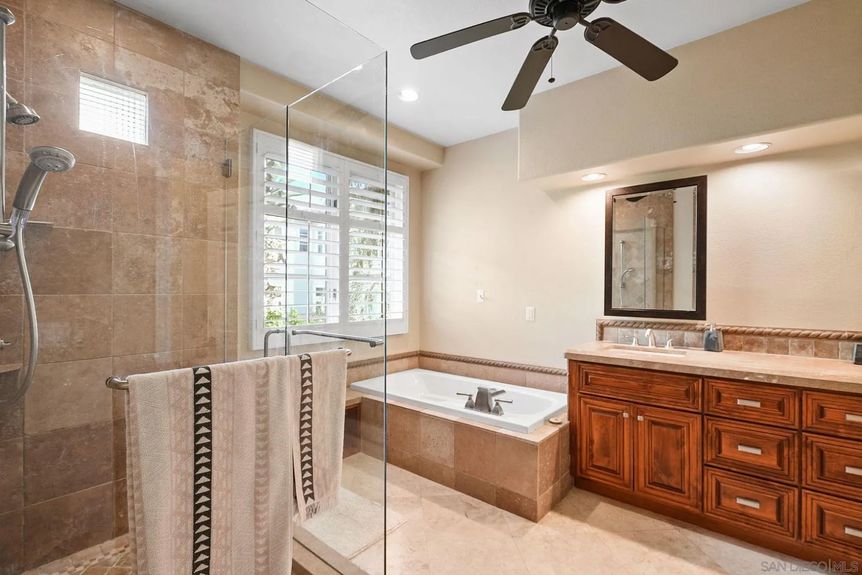 9683 Claiborne Square Gallery Img 29 1