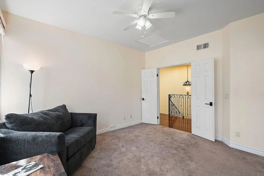 9683 Claiborne Square Gallery Img 33 1