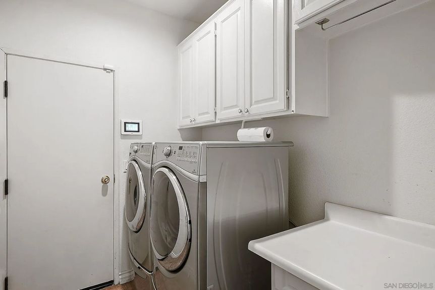 9683 Claiborne Square Gallery Img 37 1