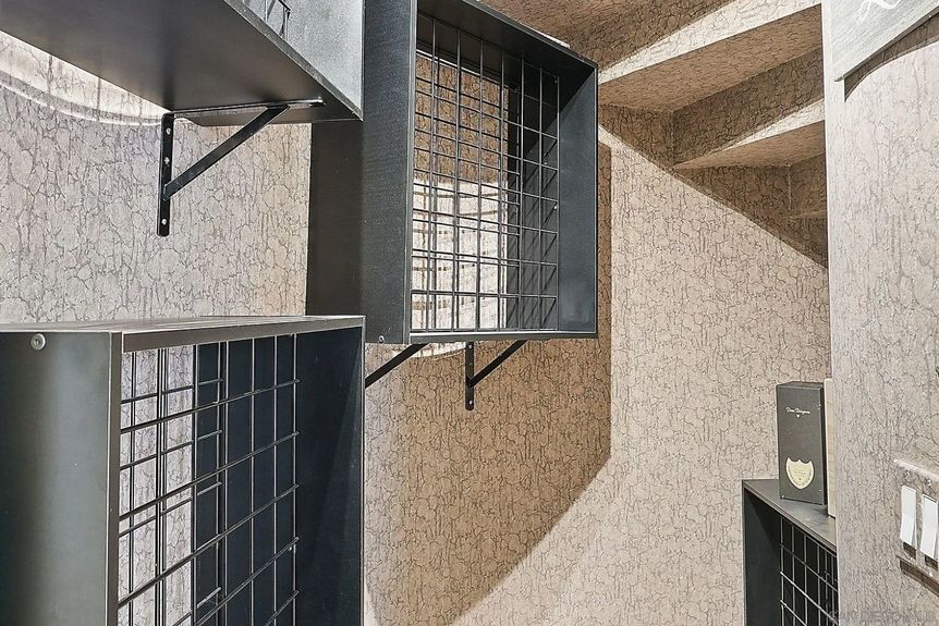 9683 Claiborne Square Gallery Img 39 1