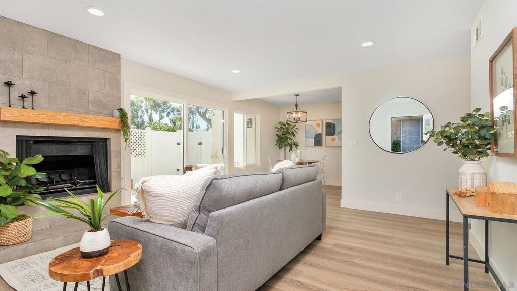 1371 Evergreen Drive Gallery Img 3