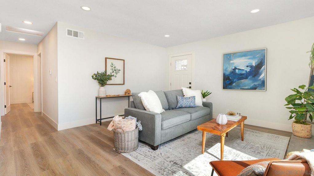 1371 Evergreen Drive Gallery Img 6