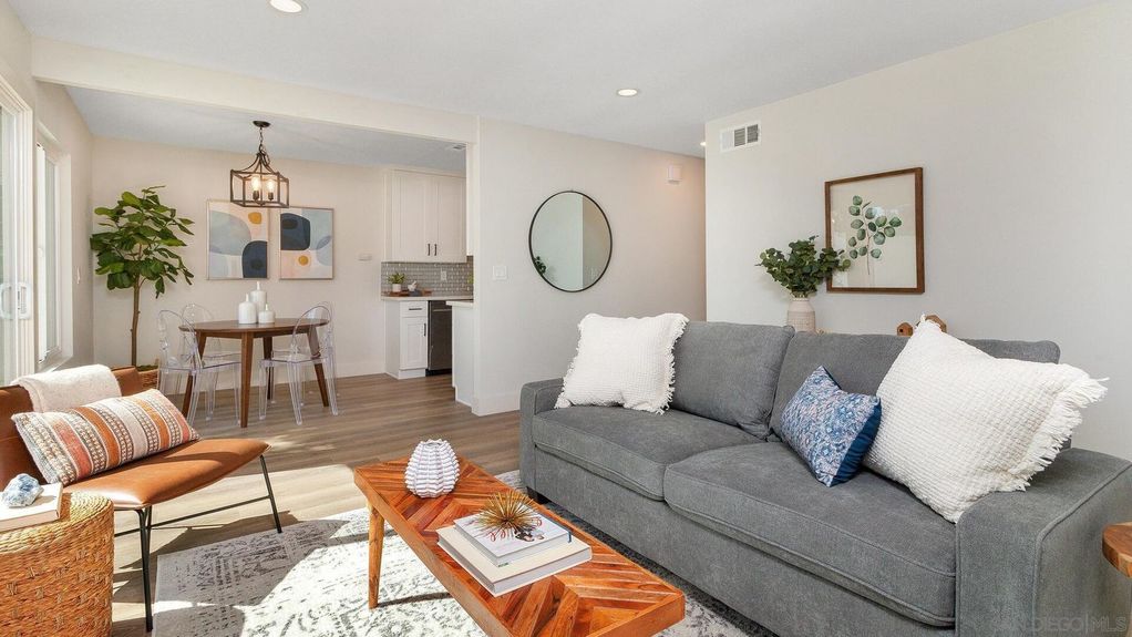 1371 Evergreen Drive Gallery Img 7