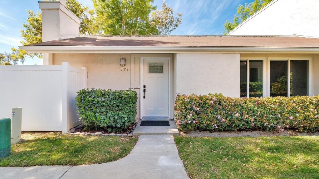 1371 Evergreen Drive fEAT