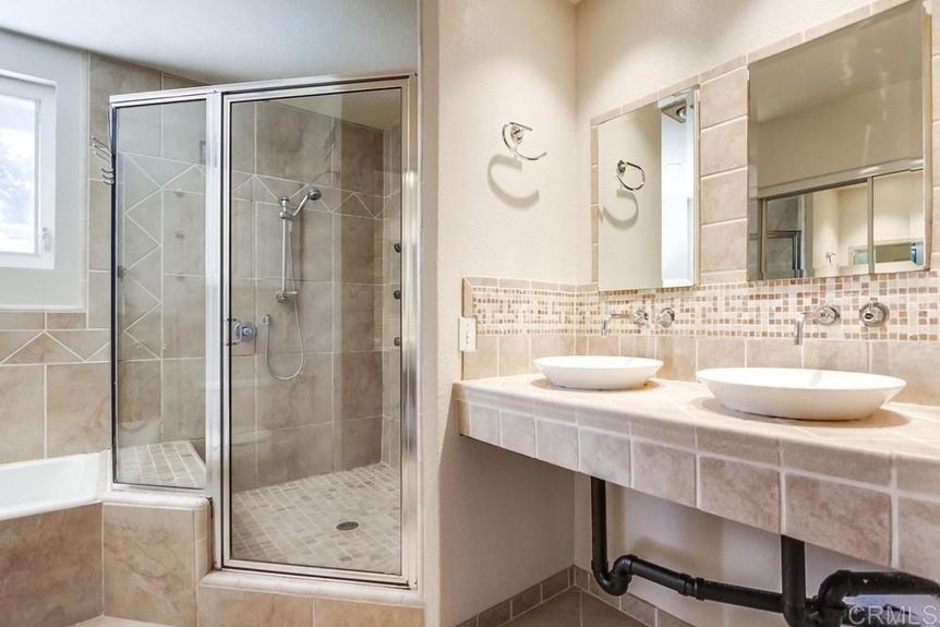 6439 La Paloma Street Gallery Img 3