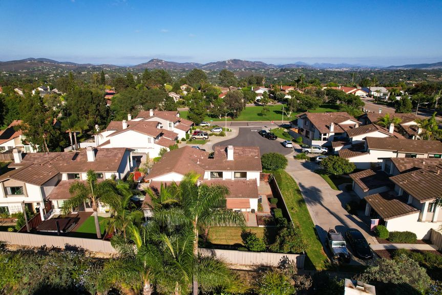 2002-Leafwood-Pl-MLS-Res-46