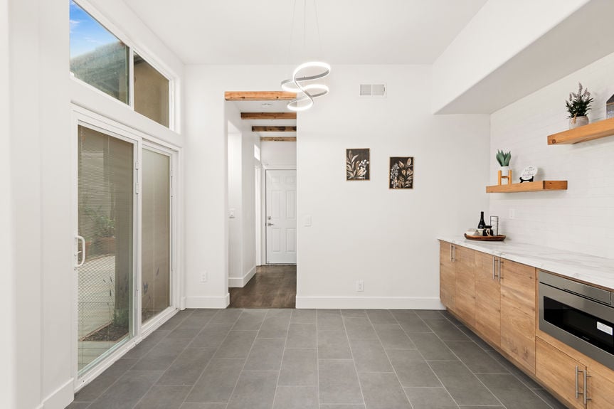 9767-Claiborne-Sq-MLS-Res-26