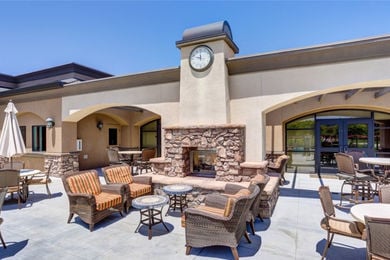 Niguel Shores outdoor lounge area