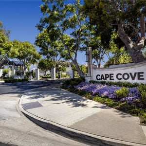 Cape Cove Dana Point entry