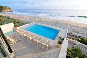The Strand at Headlands pool