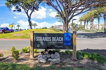 Strands Beach sign