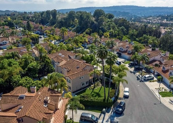 Saltaire and Summerwalk at Laguna Heights family homes near Aliso and Wood Canyons Park