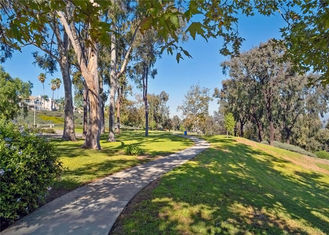 Crown Valley Highlands path