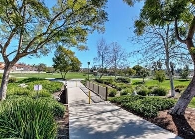 Niguel Heights Park walking path