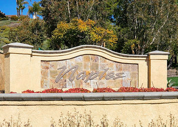 Naples monument sign