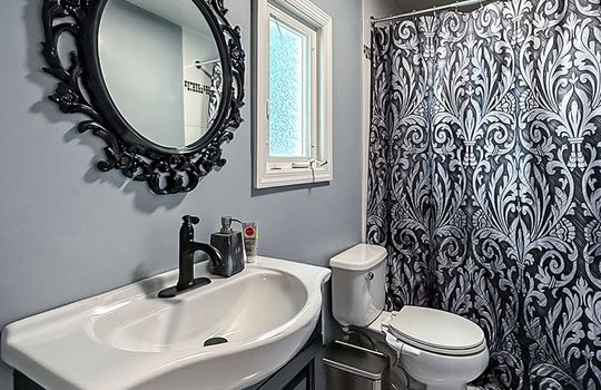 72-dubois-avenue-port-richmond-bath-shower