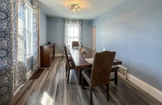 72-dubois-avenue-port-richmond-dining-room