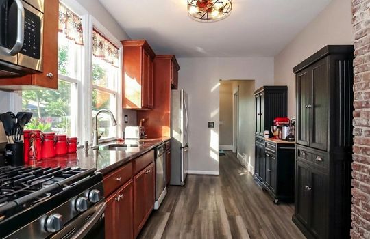 72-dubois-avenue-port-richmond-kitchen