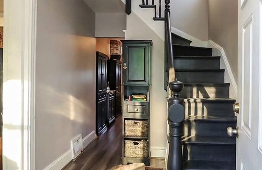 72-dubois-avenue-port-richmond-staircase