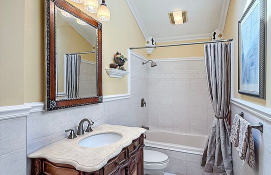 Updated bathroom with modern finishes in Prince's Bay Staten Island ranch