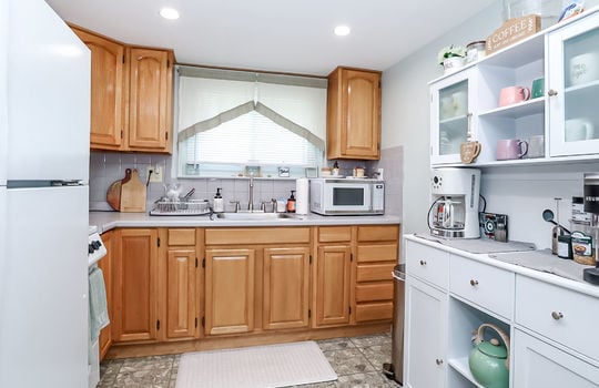 Apt Kitchen with window