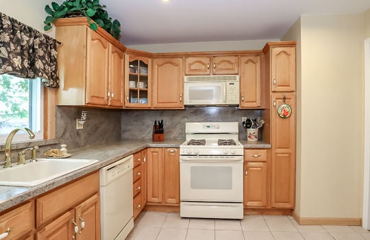 Bright Kitchen with plenty of storage space