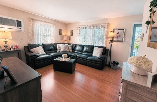 Cypress-living-room-entrance-sunnyside
