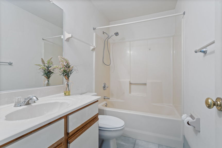 10-web-or-mls-208-64th-st-a