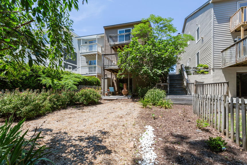 22-web-or-mls-208-64th-st-a