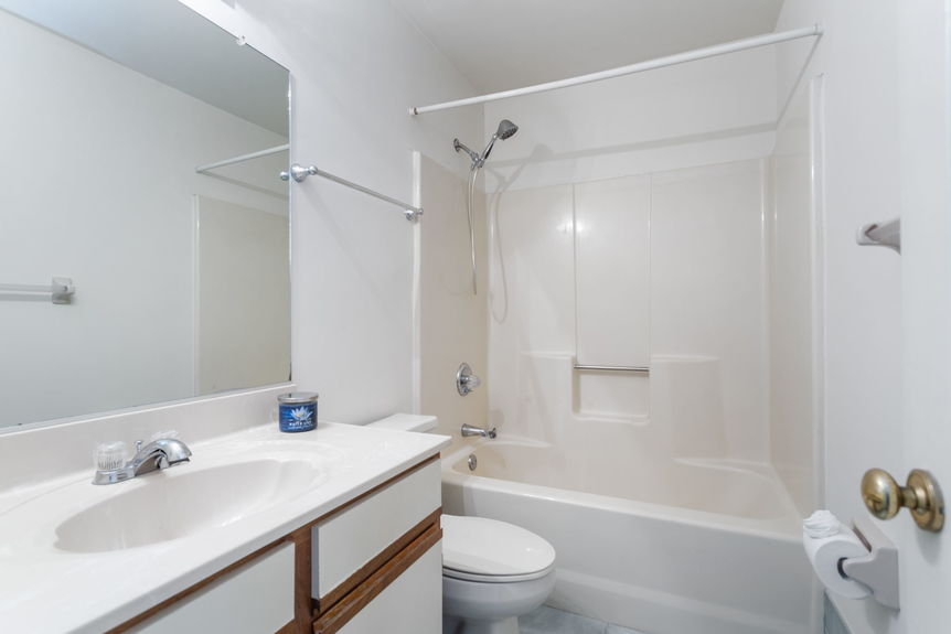 25-web-or-mls-208-64th-st-a