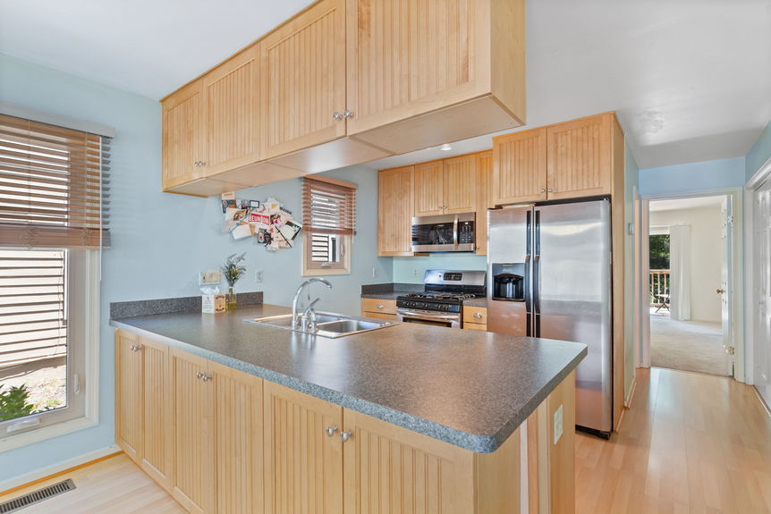 6-web-or-mls-208-64th-st-a