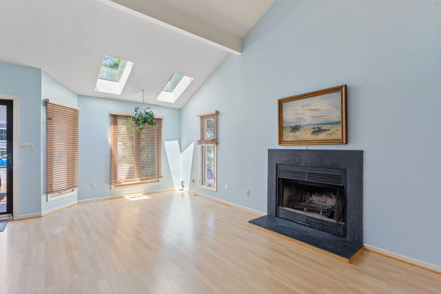 7-web-or-mls-208-64th-st-a