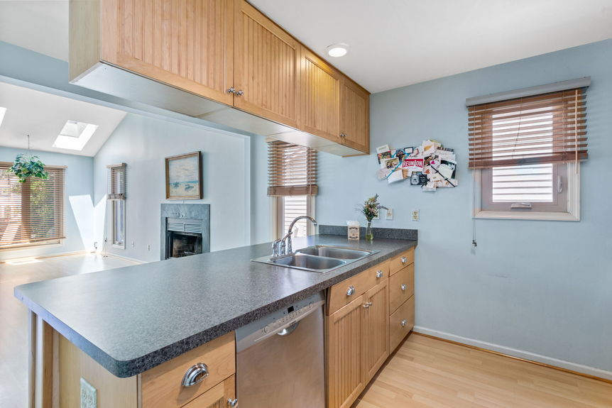 8-web-or-mls-208-64th-st-a