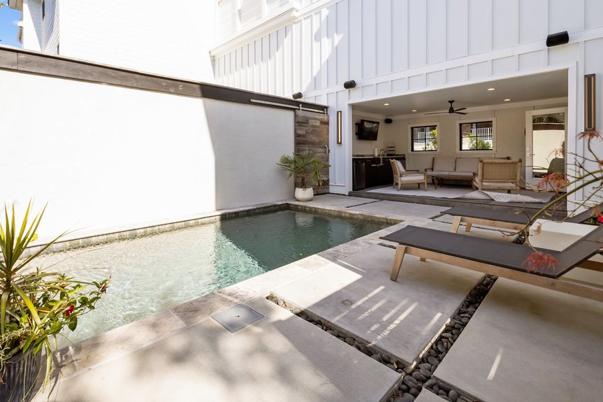 14-web-or-mls-105 51st St, Virginia Beach, VA 23451_10242024_Exterior_019