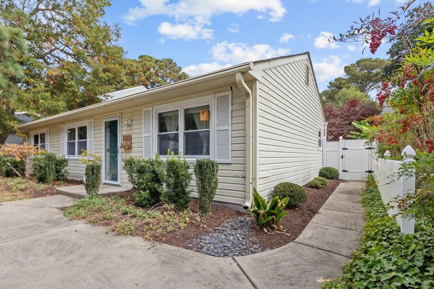 19-web-or-mls-2222 Beech St, Virginia Beach, VA_11042024_Exterior_019