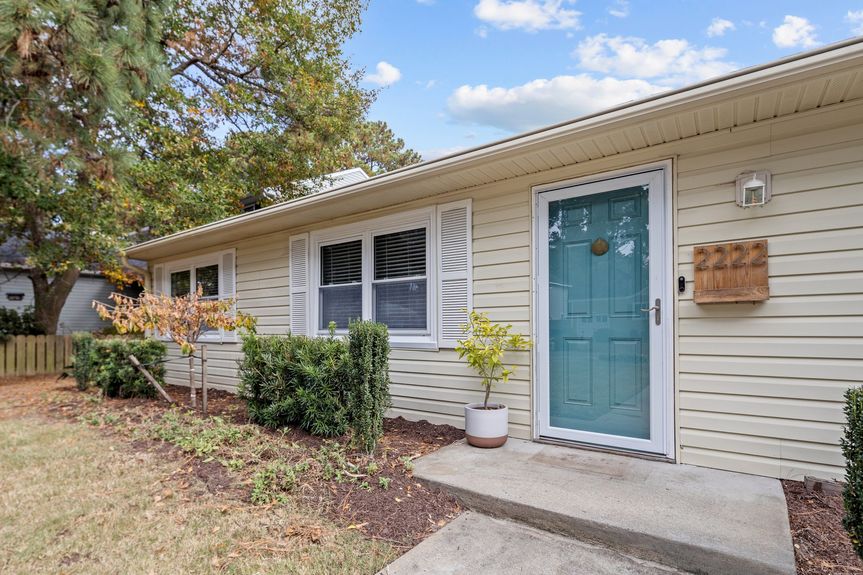 20-web-or-mls-2222 Beech St, Virginia Beach, VA_11042024_Exterior_020