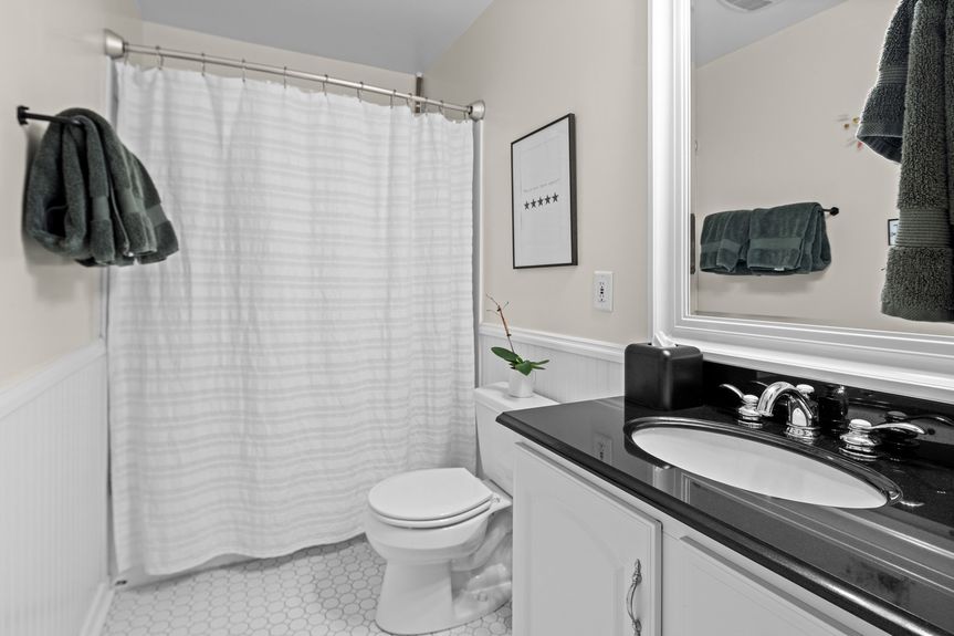 34-web-or-mls-2222 Beech St, Virginia Beach, VA_11042024_Interior_056